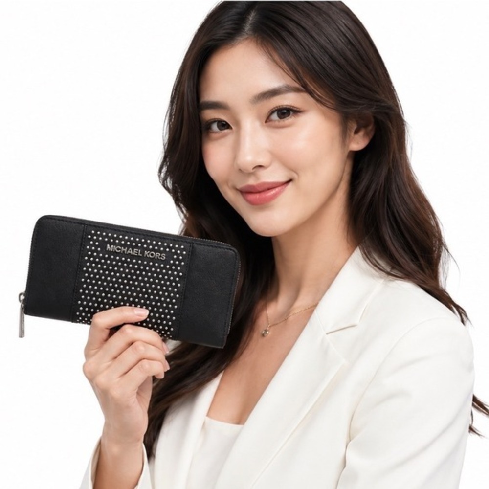 Michael Kors Jet Set Black Saffiano Leather Studded Zip Around Wallet Chic 38-18